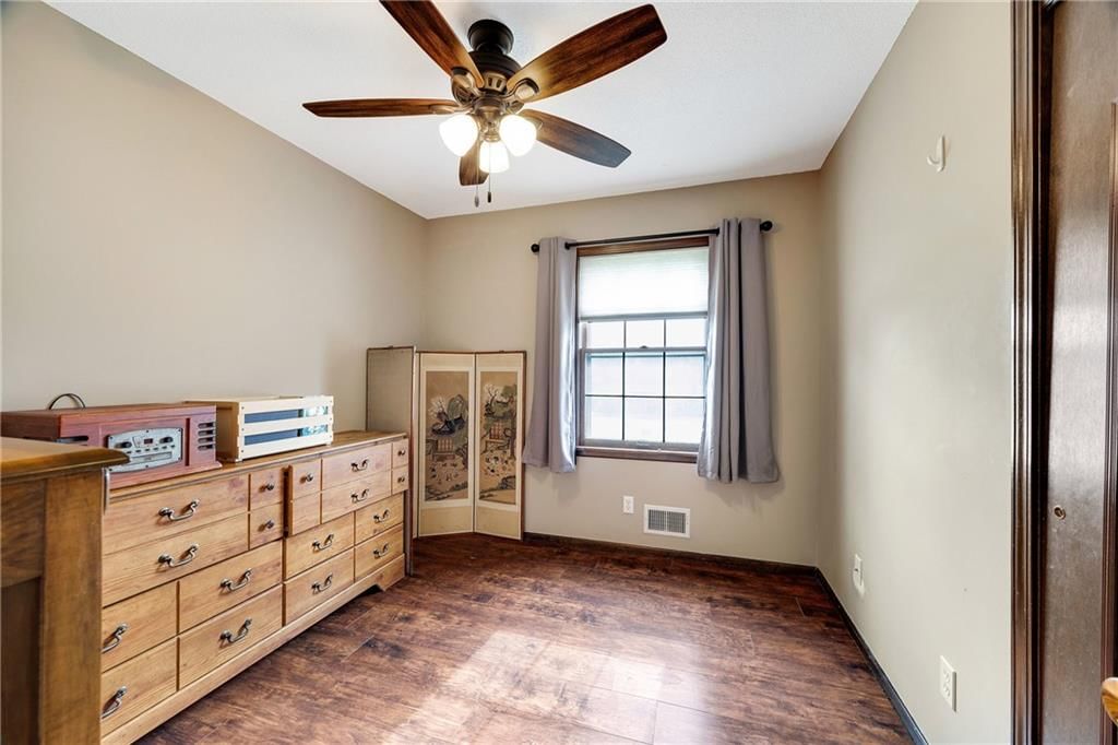 3830 S SUMMIT RIDGE Drive — photo 18