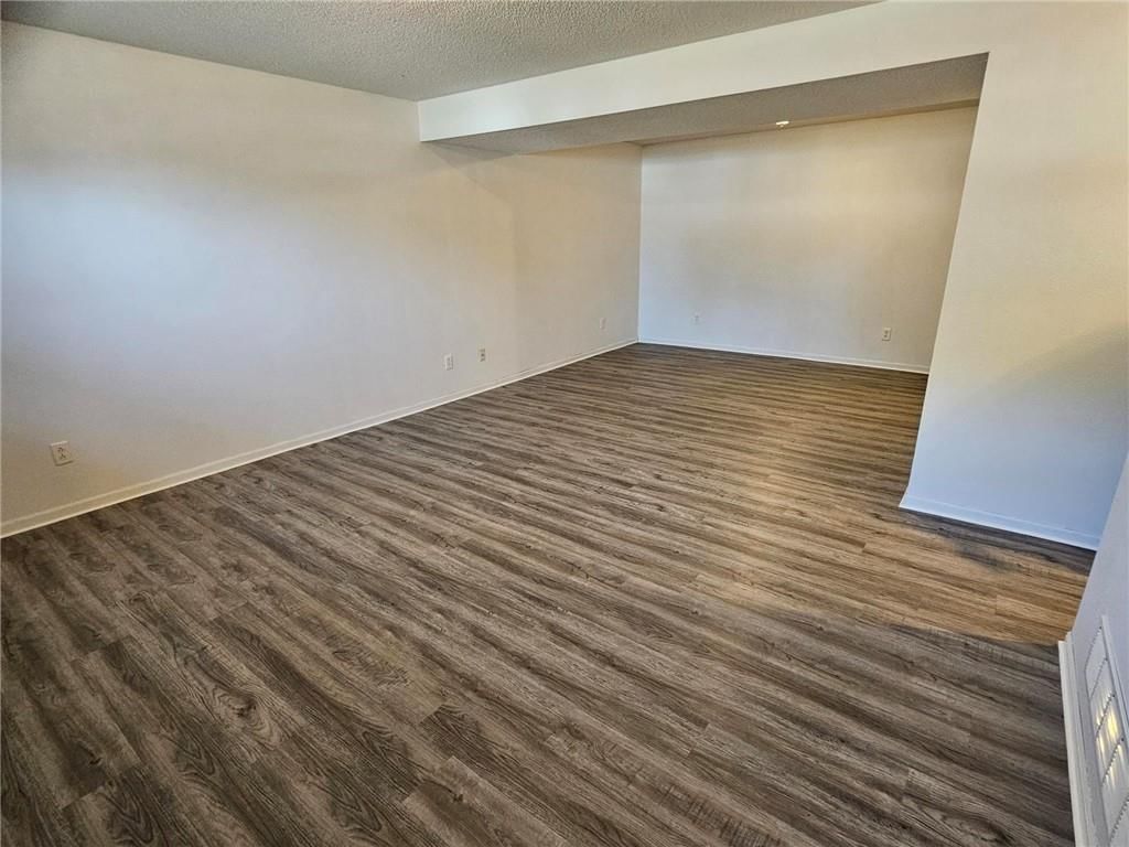 2202 Roma Lane — photo 17