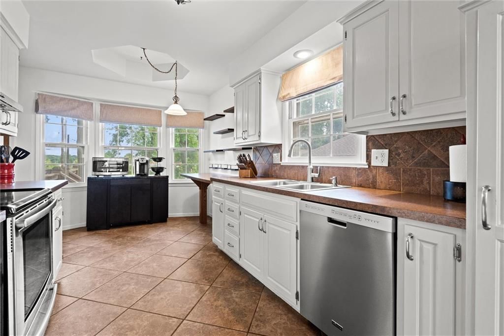 205 NW Shamrock Avenue — photo 14