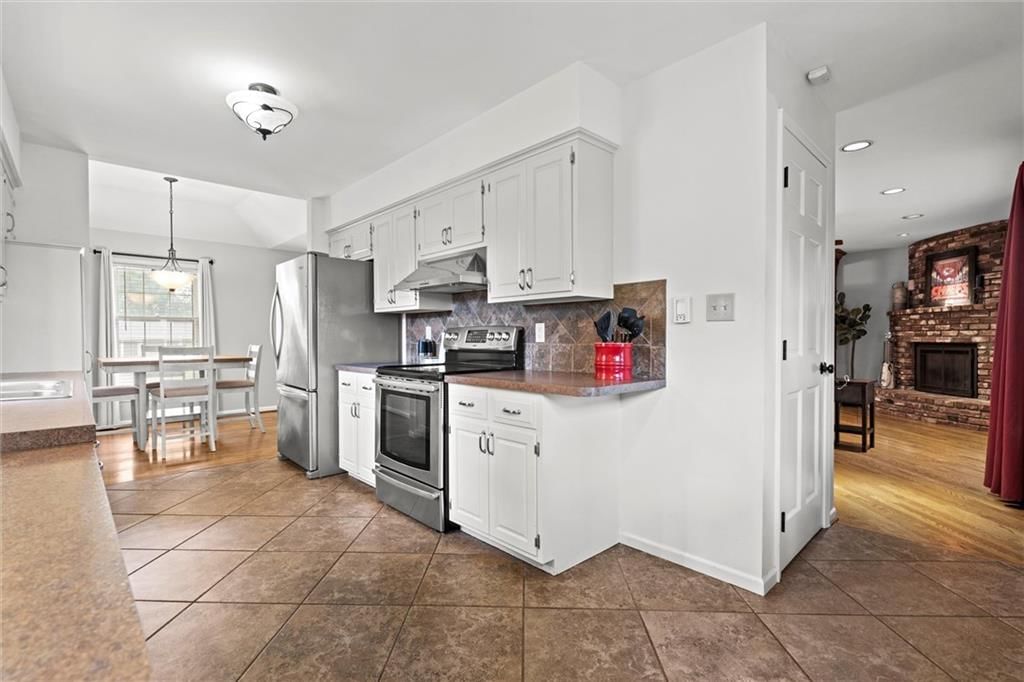205 NW Shamrock Avenue — photo 16