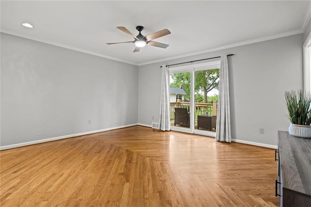 205 NW Shamrock Avenue — photo 18