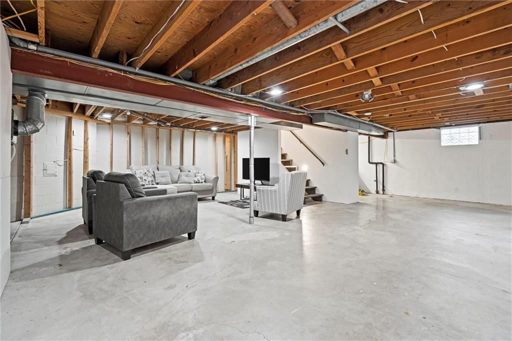 205 NW Shamrock Avenue — photo 30