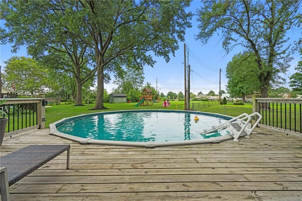 205 NW Shamrock Avenue — photo 33