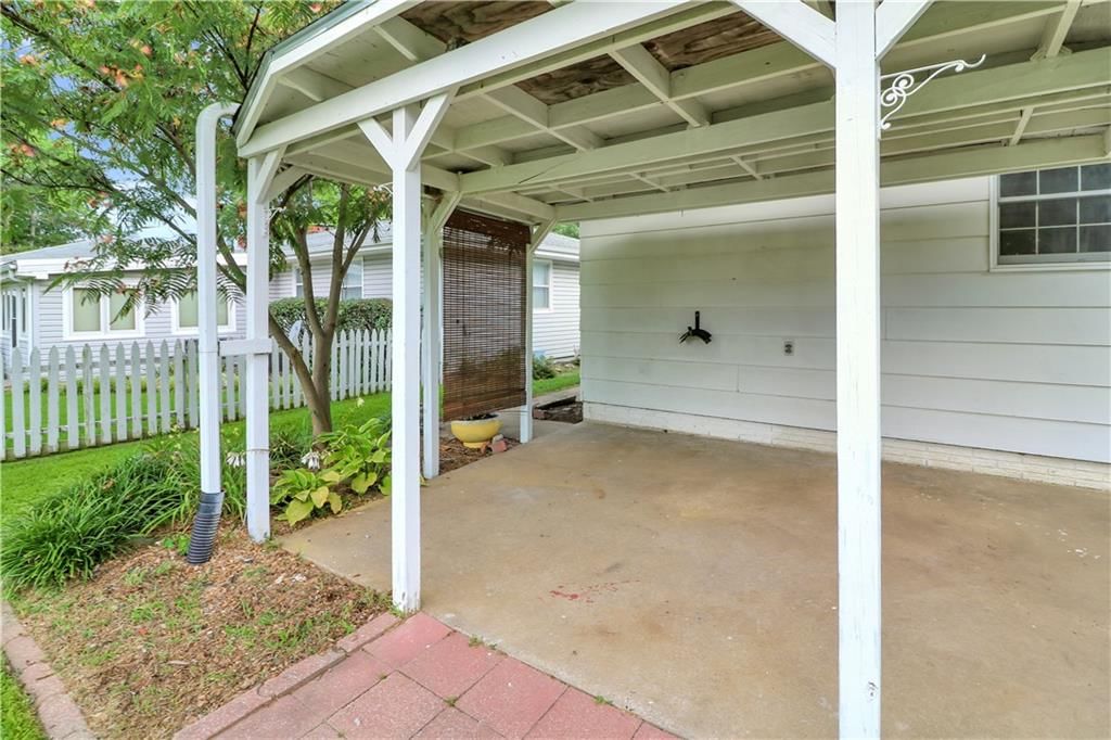 712 E Market Street — photo 14