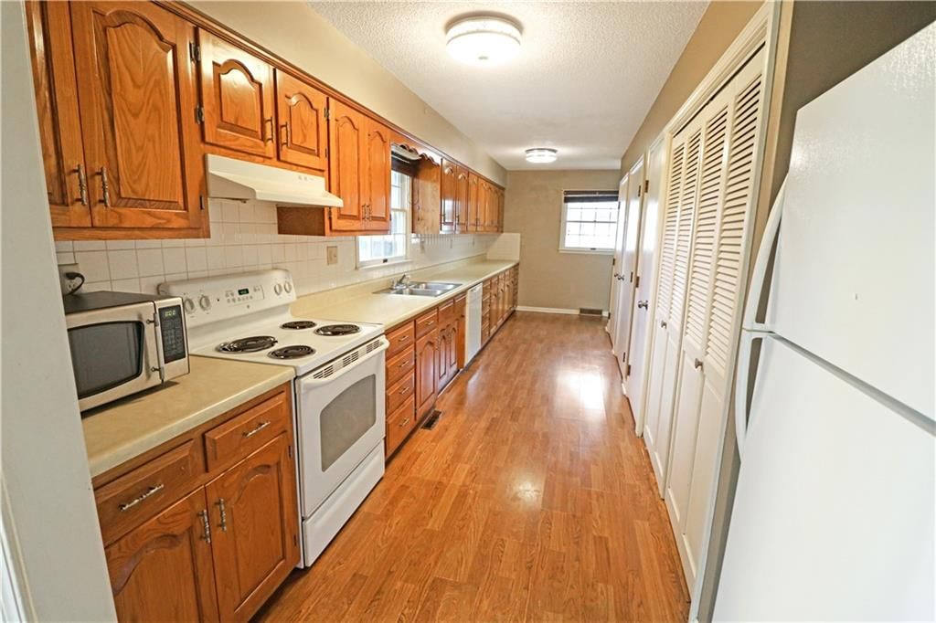 712 E Market Street — photo 32