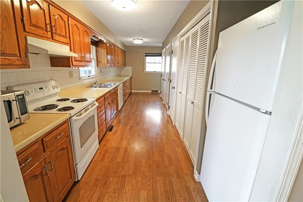 712 E Market Street — photo 33