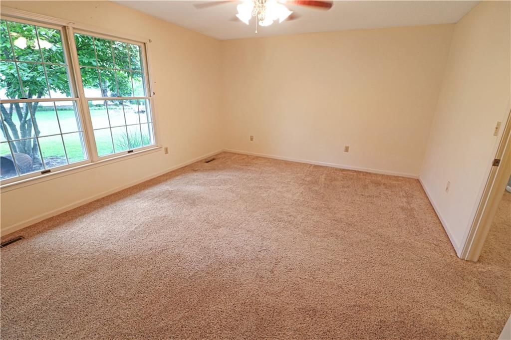712 E Market Street — photo 48