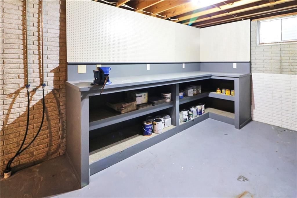712 E Market Street — photo 70