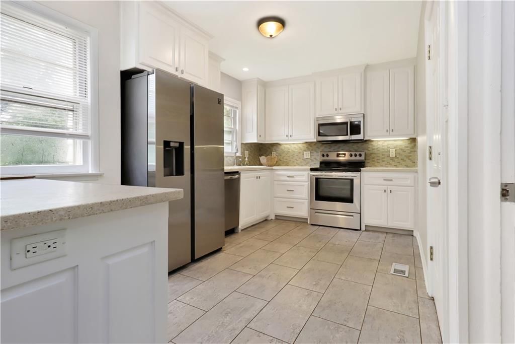 2225 W 74th Street — photo 5