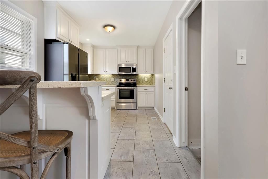 2225 W 74th Street — photo 8