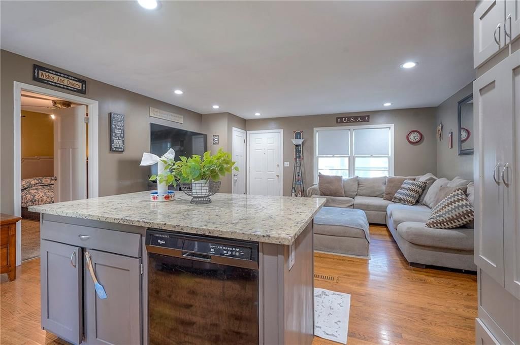 608 W Hale Street — photo 11