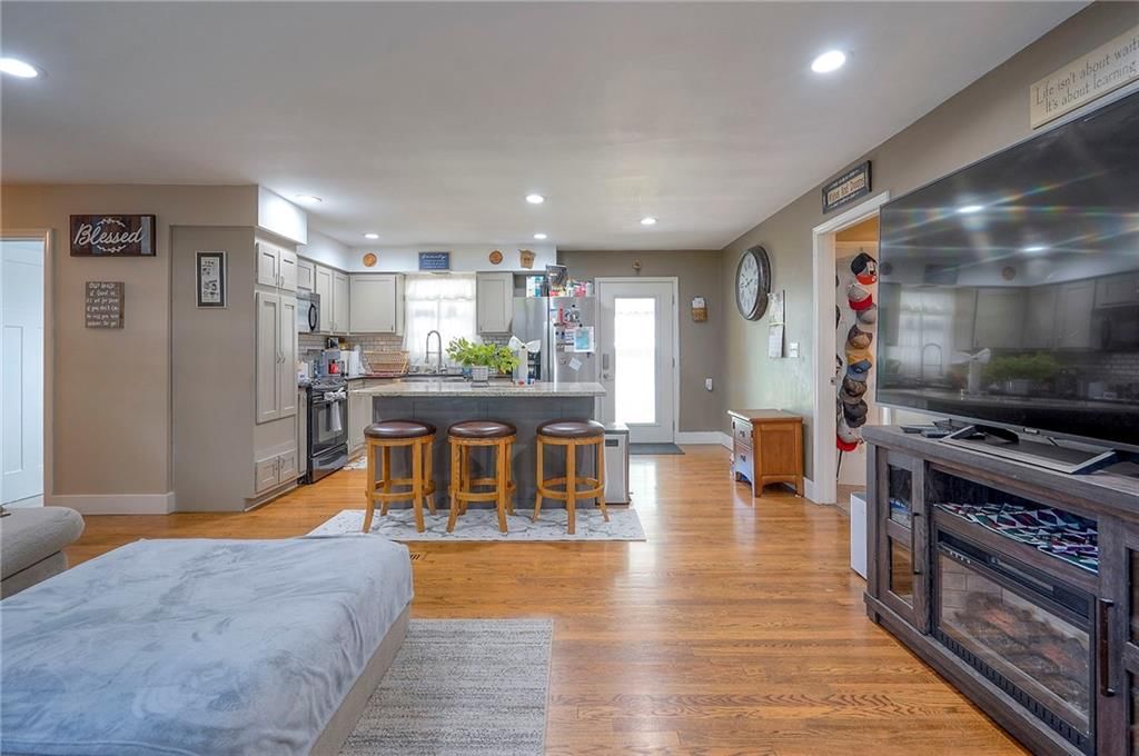 608 W Hale Street — photo 14