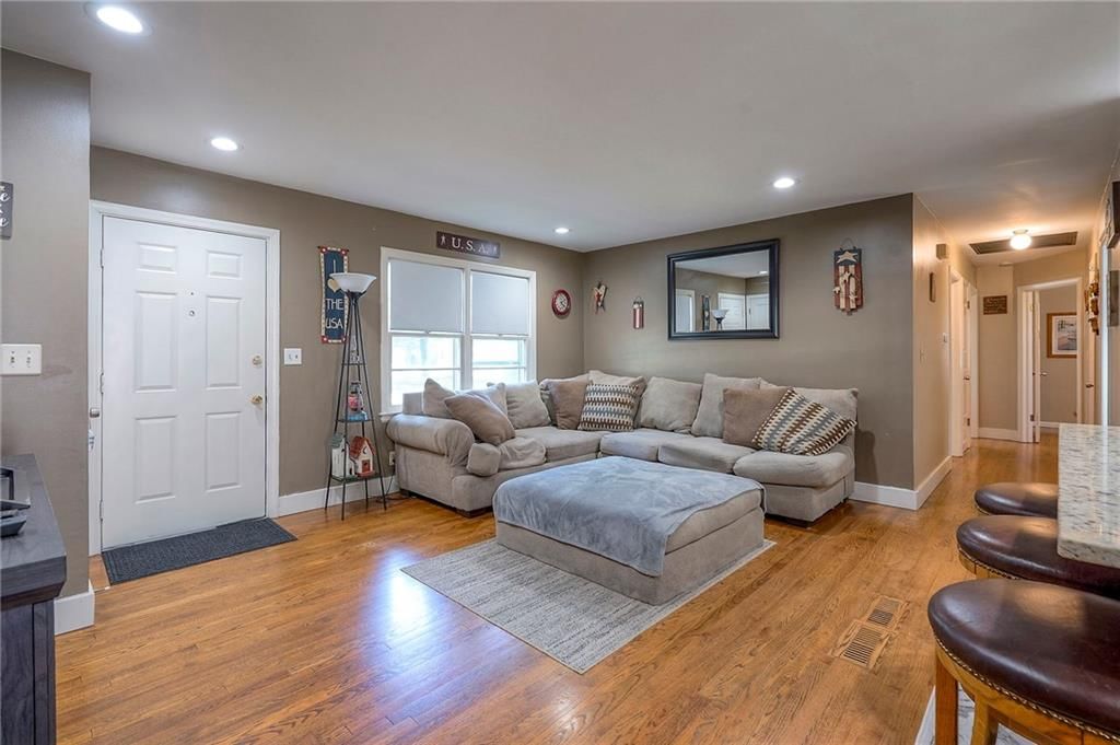 608 W Hale Street — photo 17
