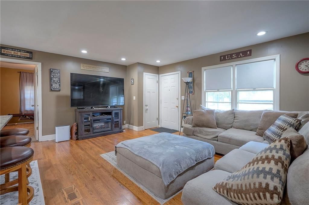 608 W Hale Street — photo 20