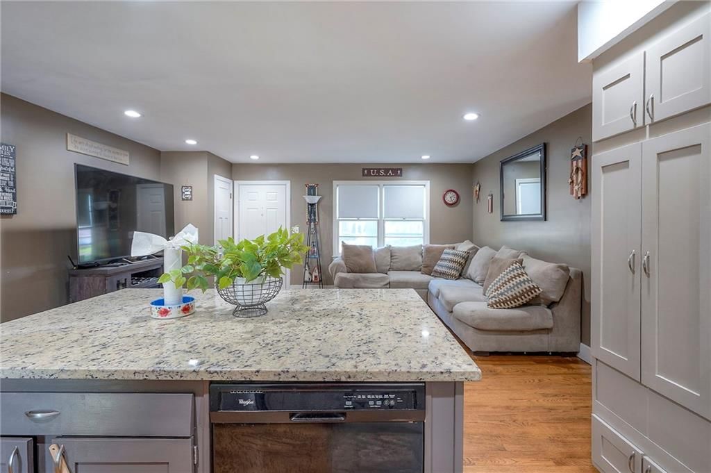 608 W Hale Street — photo 10