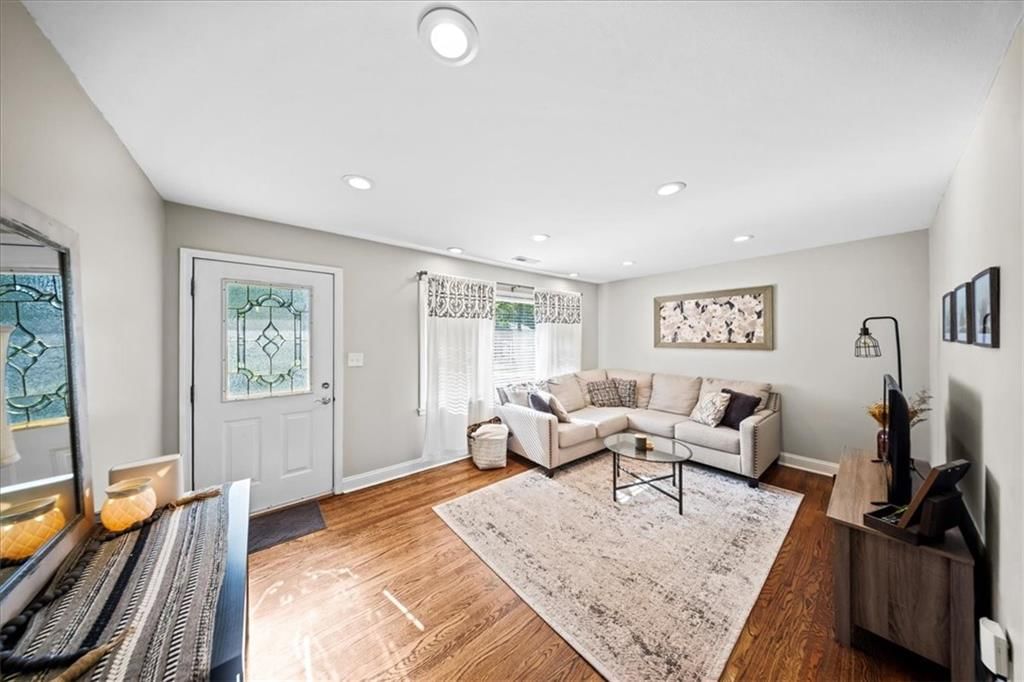 7007 Woodward Street — photo 8