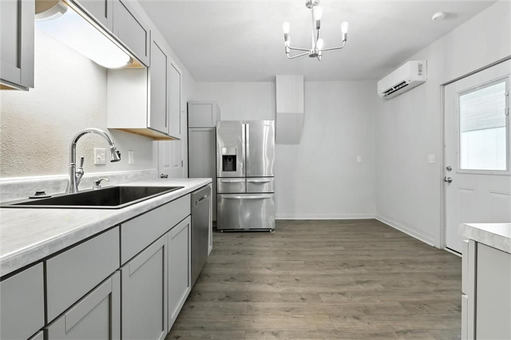 502 Russell Street — photo 12