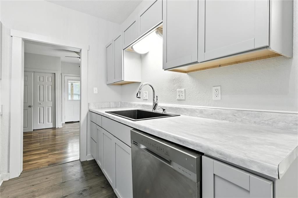 502 Russell Street — photo 14