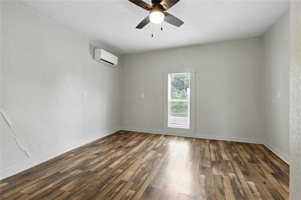 502 Russell Street — photo 23