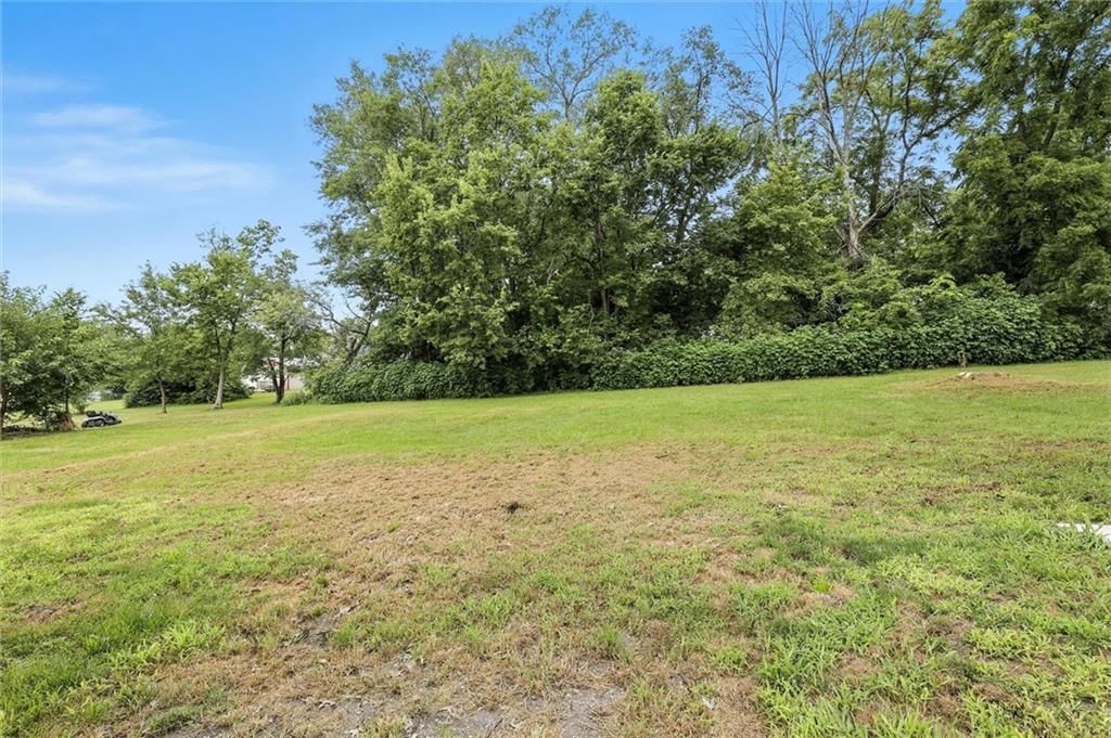 502 Russell Street — photo 25