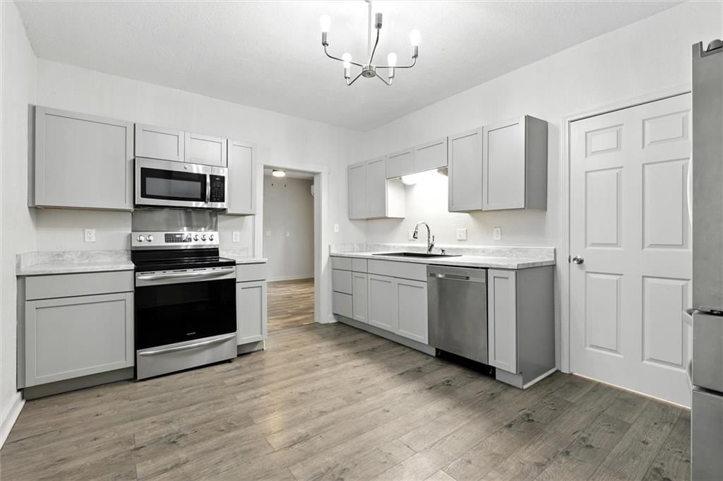 502 Russell Street — photo 10