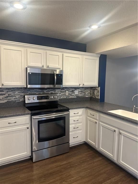 8008 NE Elmwood Avenue — photo 11