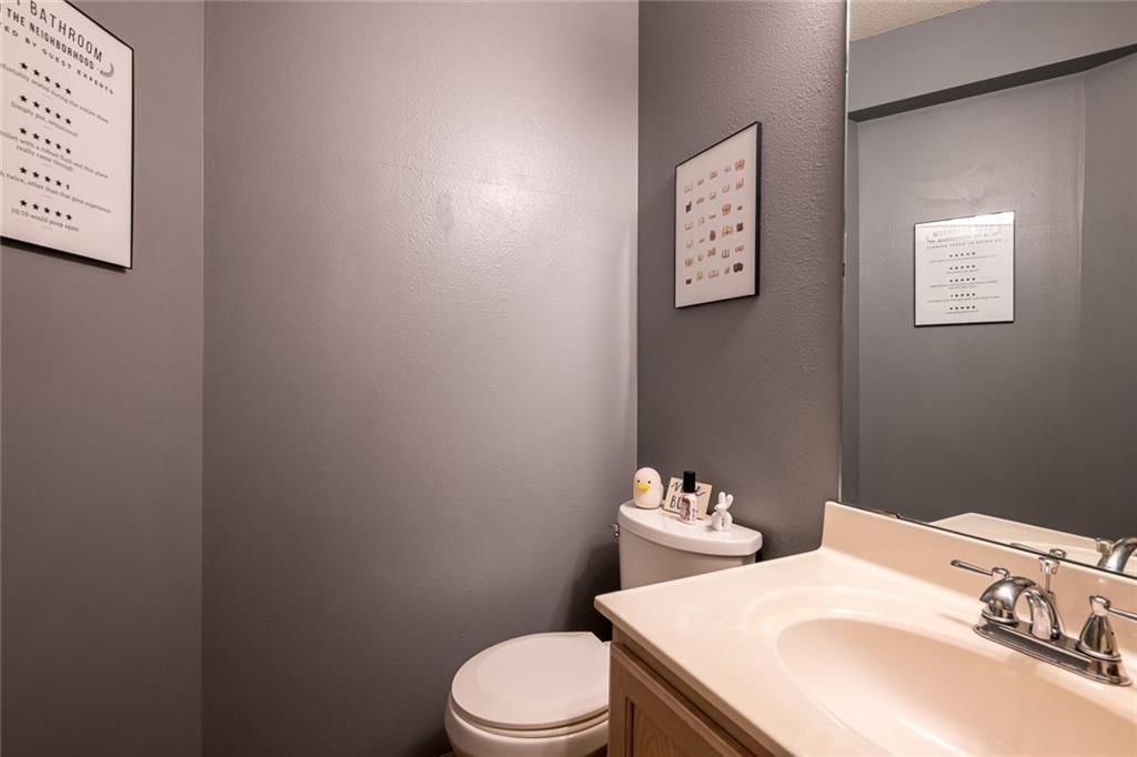 8008 NE Elmwood Avenue — photo 18
