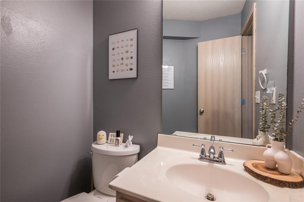 8008 NE Elmwood Avenue — photo 19