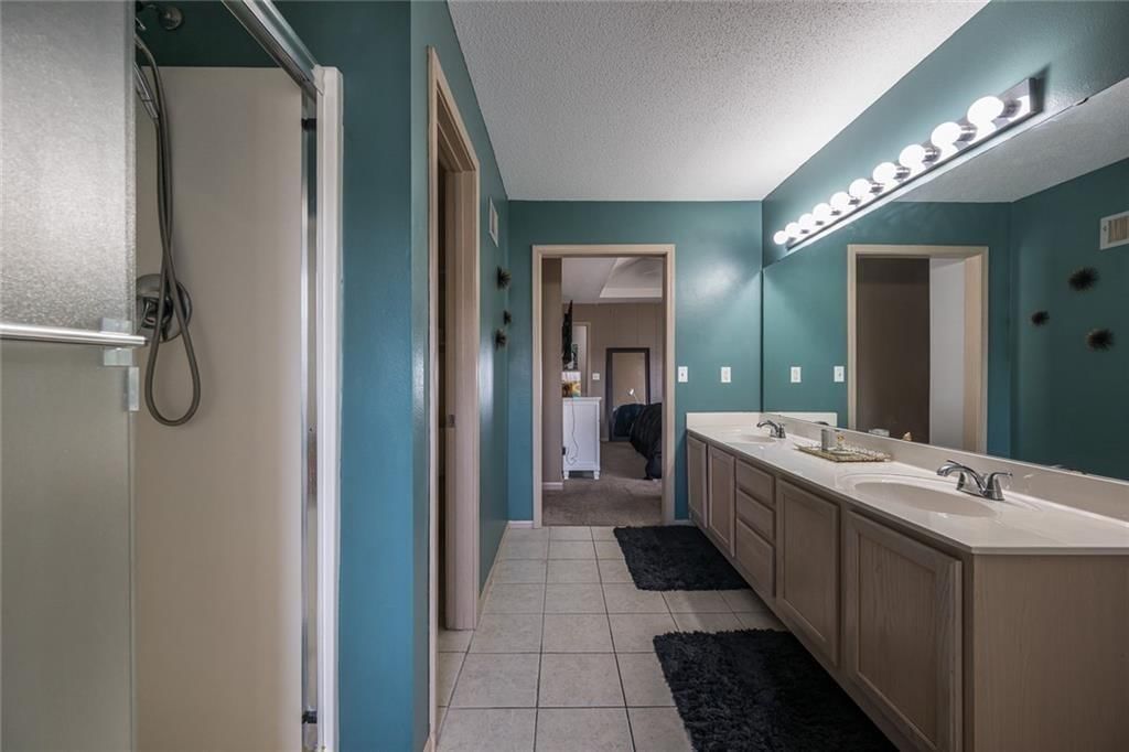 8008 NE Elmwood Avenue — photo 27