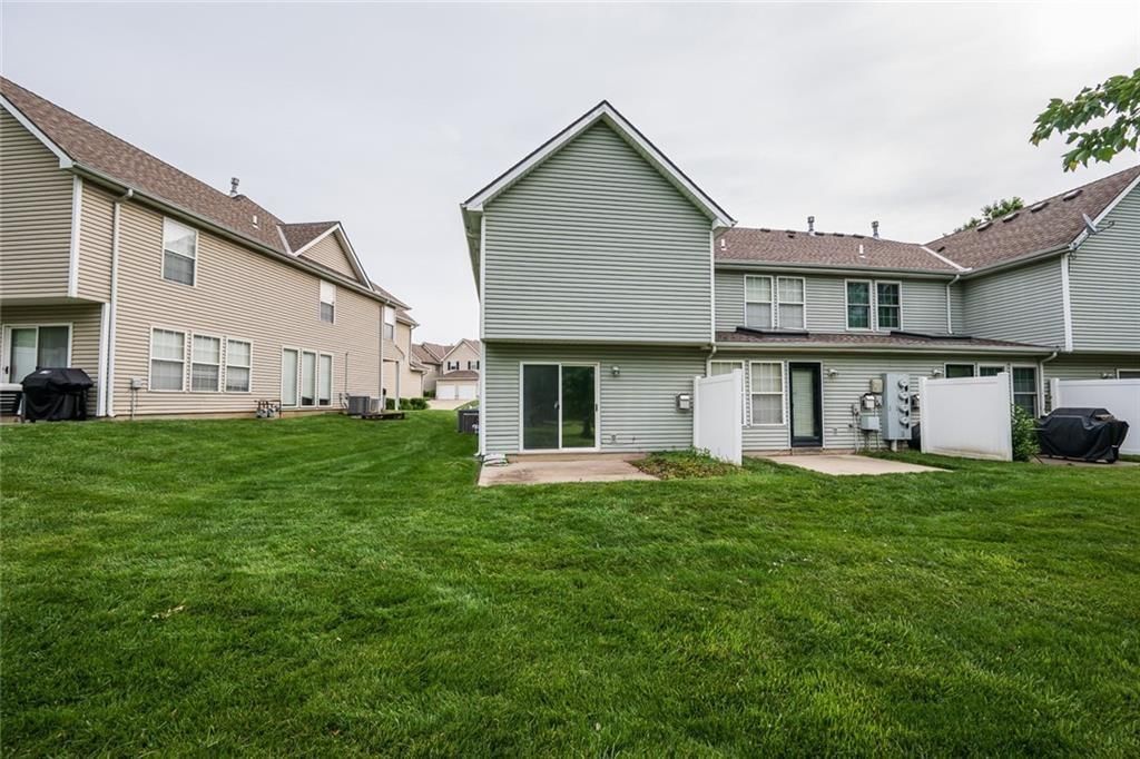 8008 NE Elmwood Avenue — photo 36