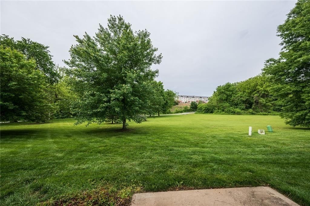 8008 NE Elmwood Avenue — photo 38