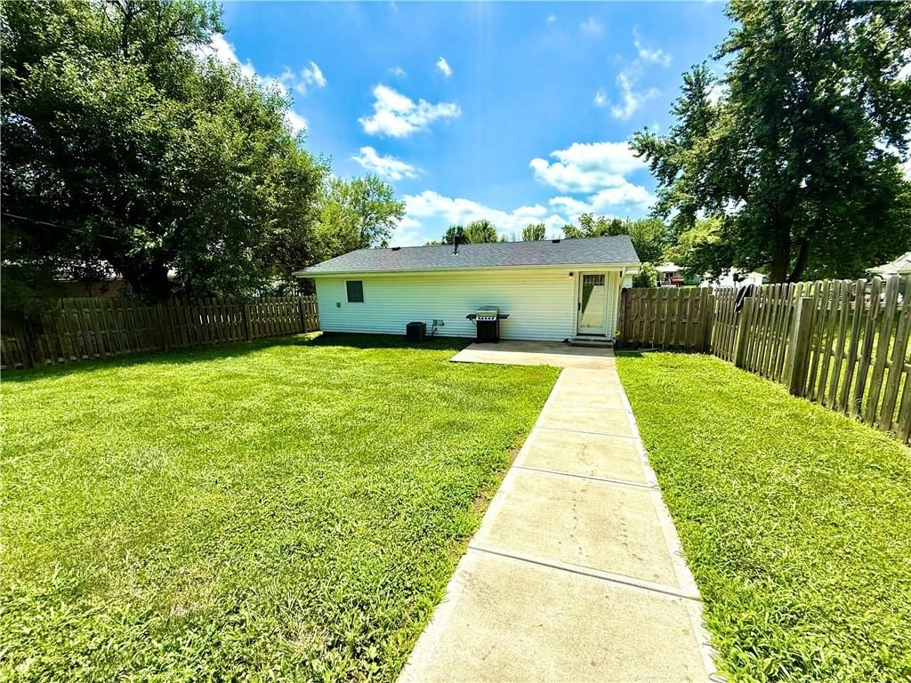 715 E JENKINS Street — photo 23