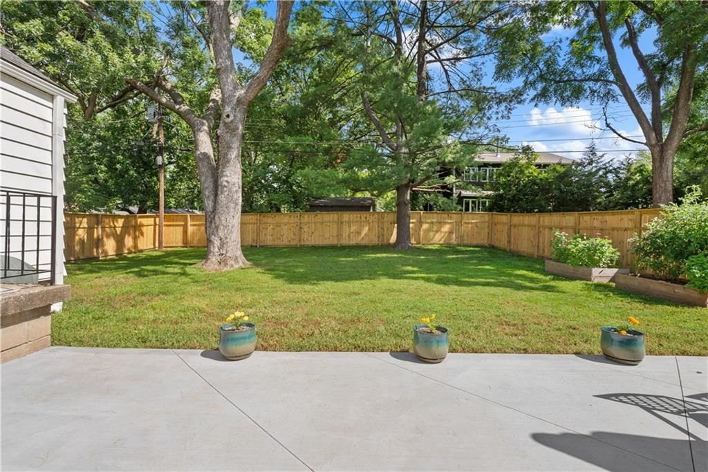 2508 W 47th Terrace — photo 30