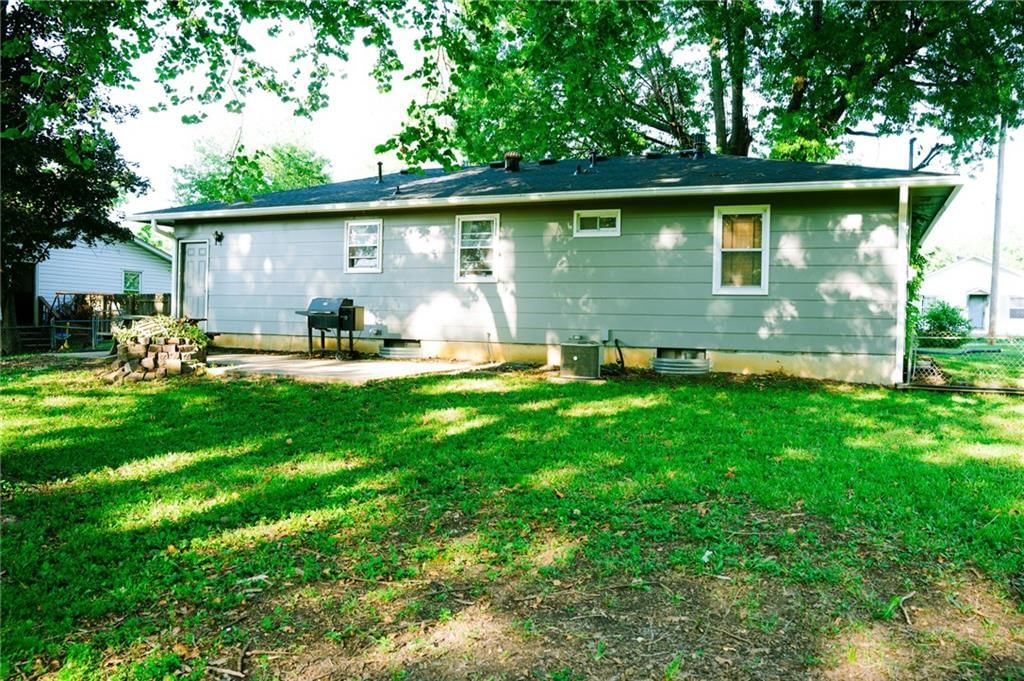 604 N Lake Avenue — photo 19