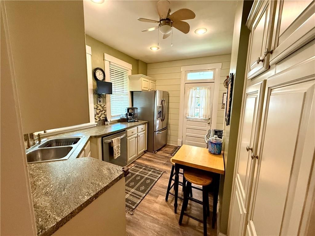 2723 Monterey Street — photo 17