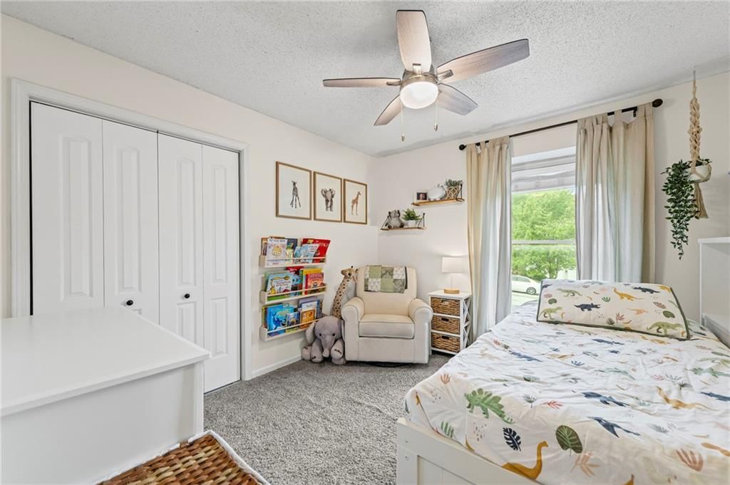 7807 N Adrian Avenue — photo 18