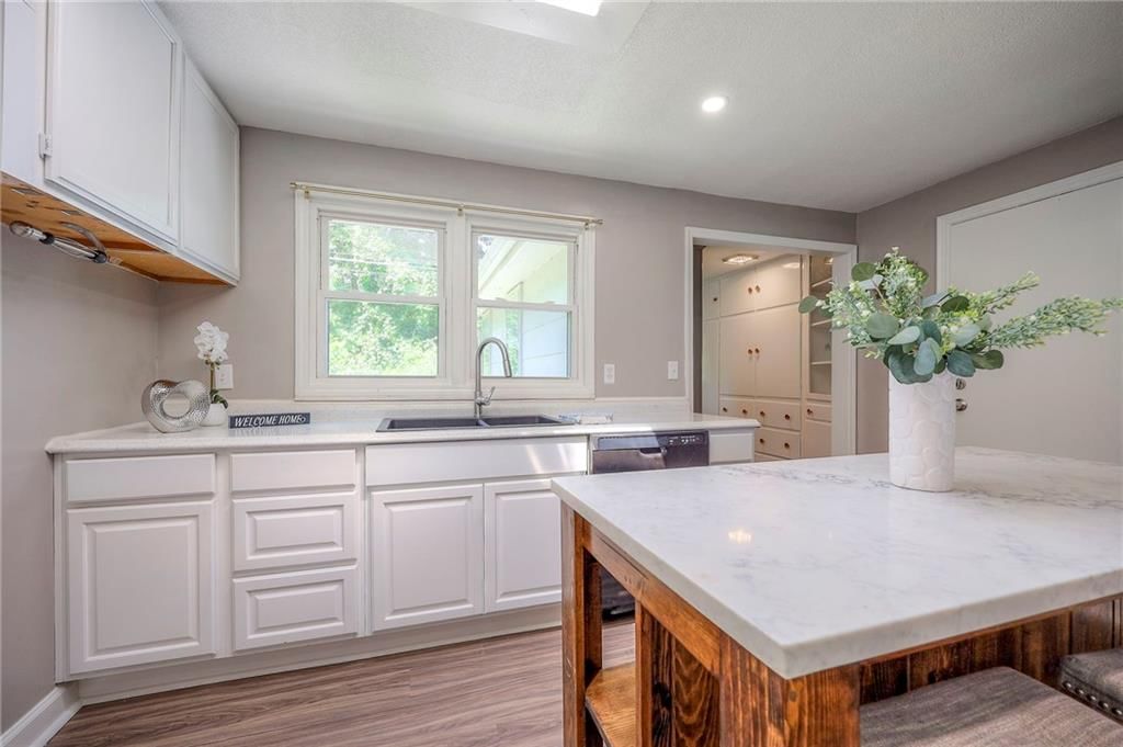 1044 S 45th Terrace — photo 4