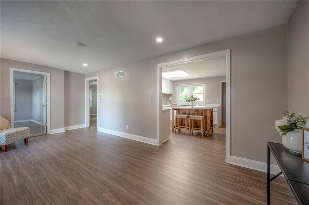1044 S 45th Terrace — photo 9