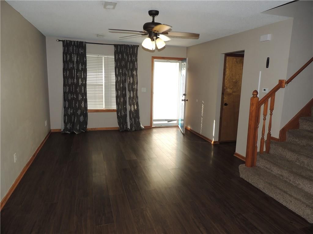 1027 SW Sandy Lane — photo 4