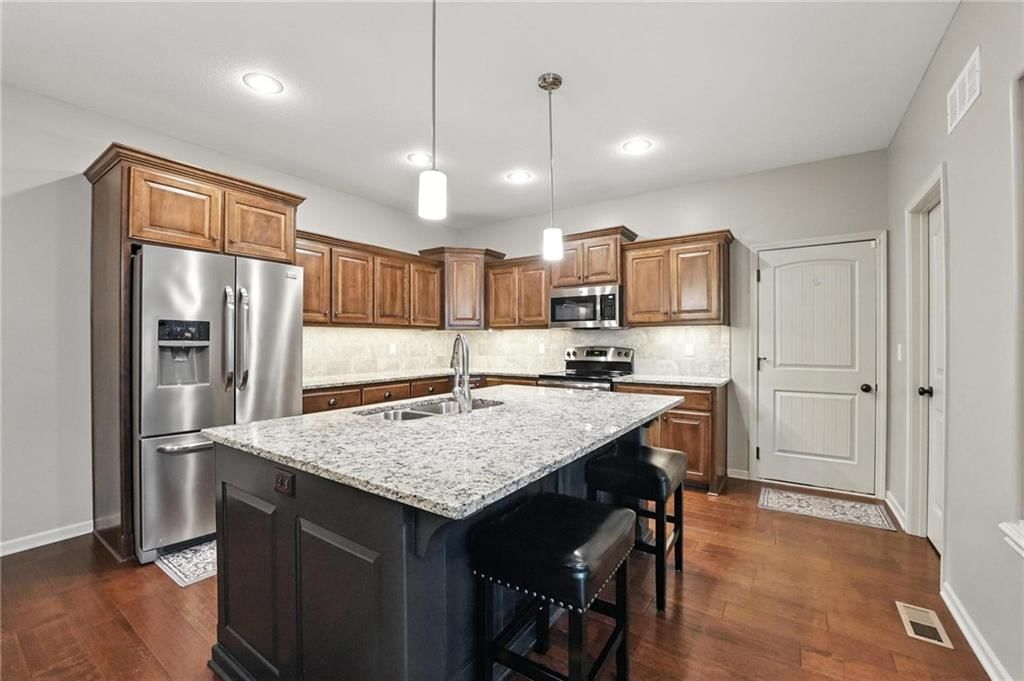817 Highbush Place — photo 9