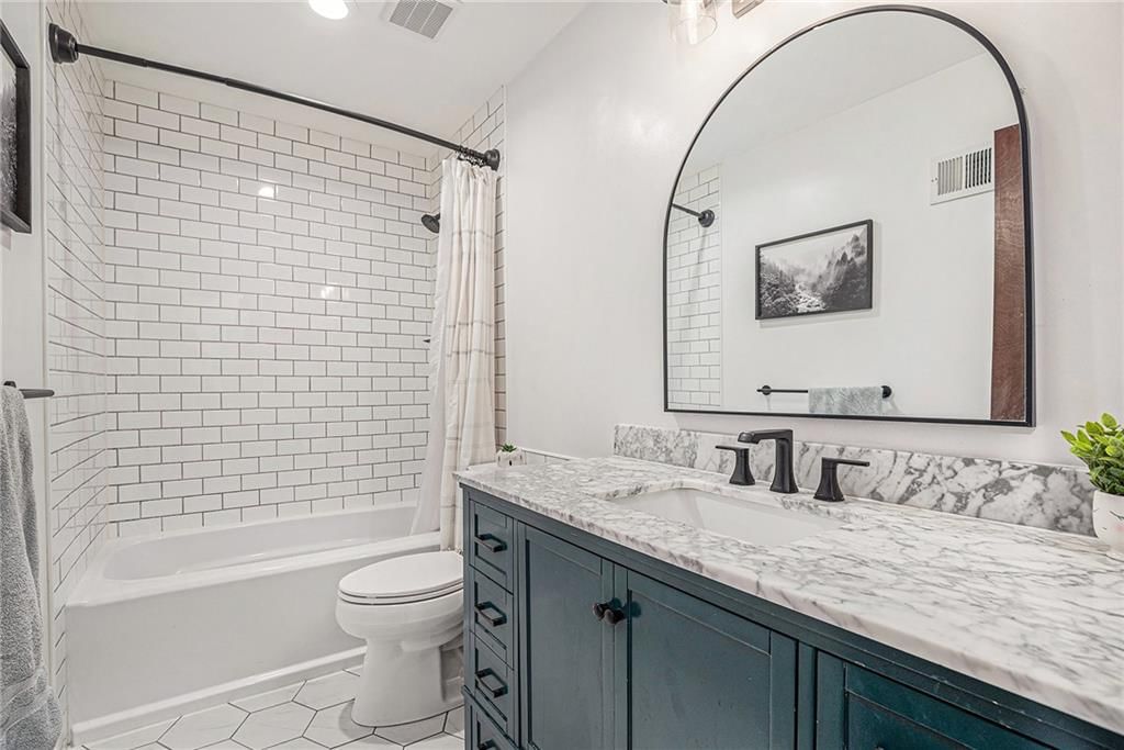 7809 N Michigan Avenue — photo 11