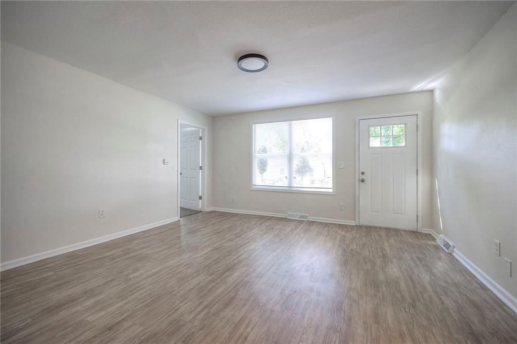 3906 Washington Avenue — photo 4