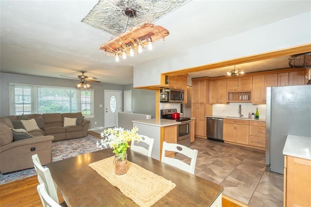 10513 W 90th Street — photo 3