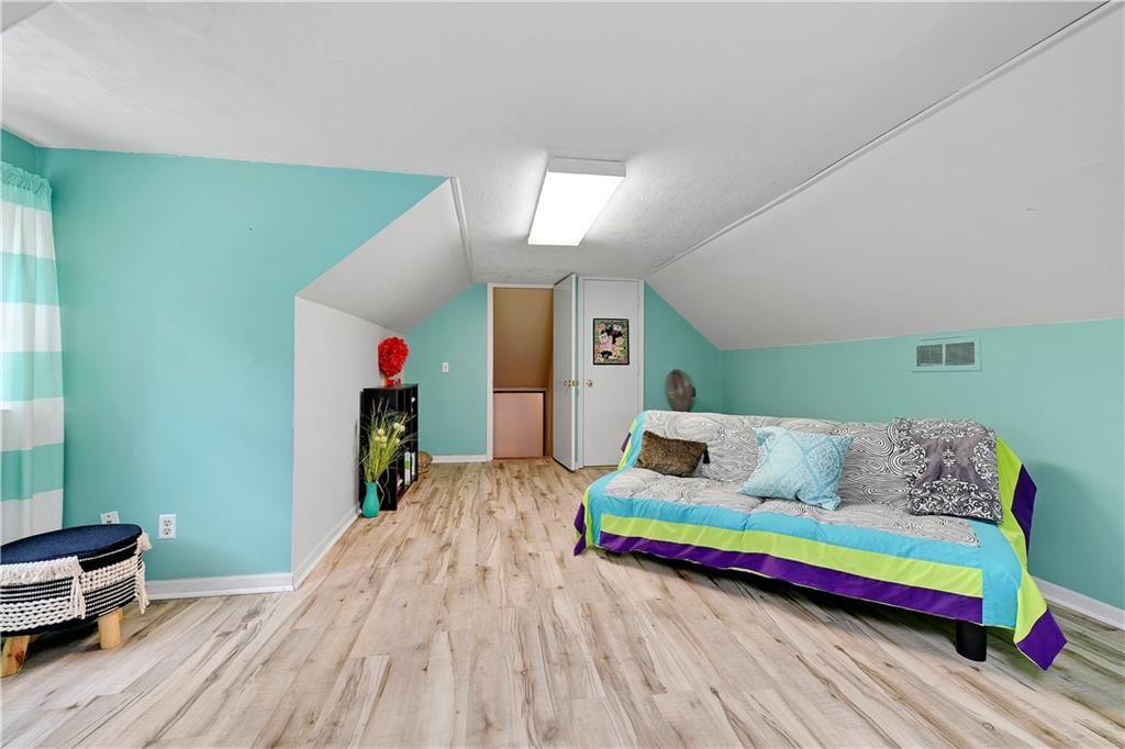 9418 Mullen Street — photo 24