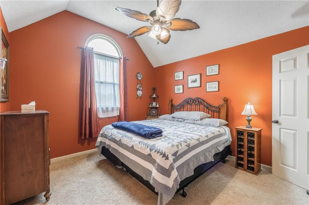 825 DOGWOOD N/A — photo 36
