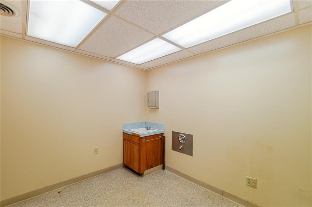 710 Commercial Street — photo 90