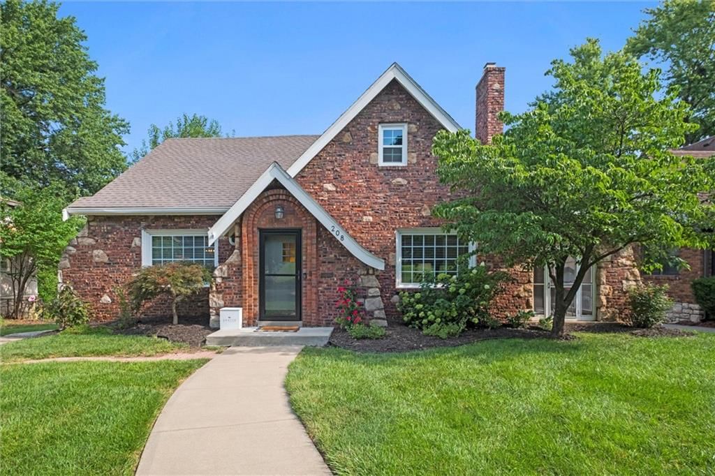 208 E 66th Terrace, Kansas City, MO