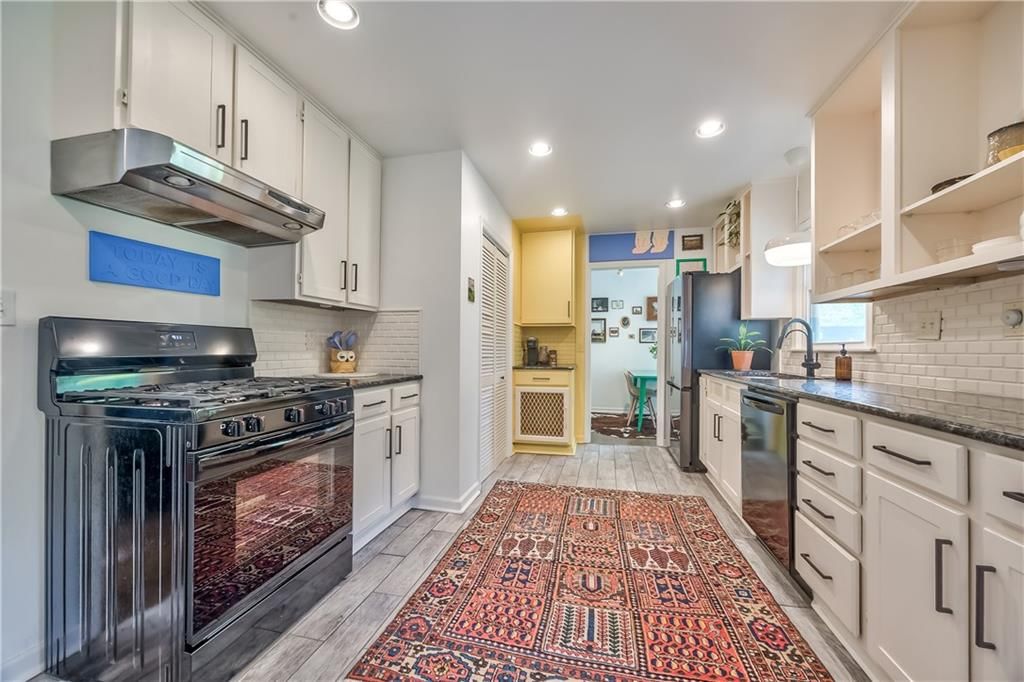 5203 W 76th Terrace — photo 9