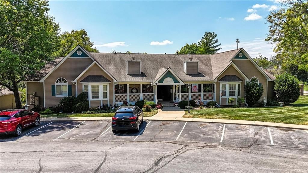 4304 S BRYANT UNIT #1 Court — photo 4