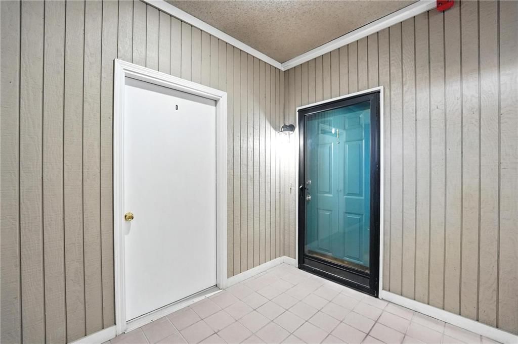 4304 S BRYANT UNIT #1 Court — photo 8